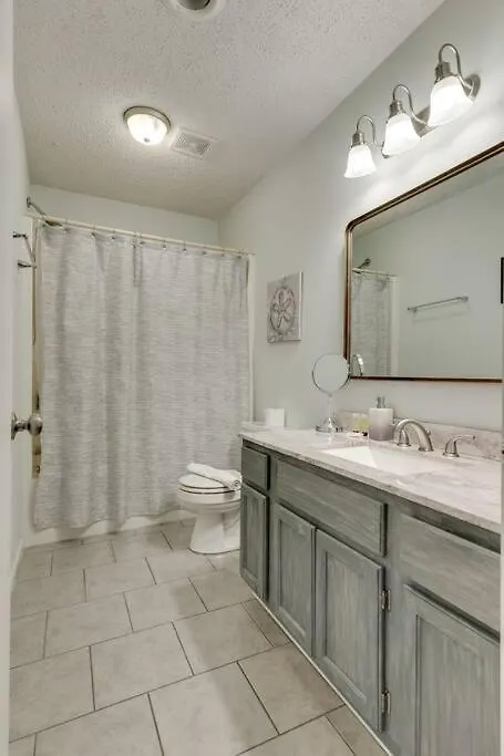 Beautiful 3 Bedroom- Free Parking 2M To Broadway 내슈빌 0*,