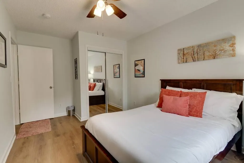 Beautiful 3 Bedroom- Free Parking 2M To Broadway 내슈빌 0*,