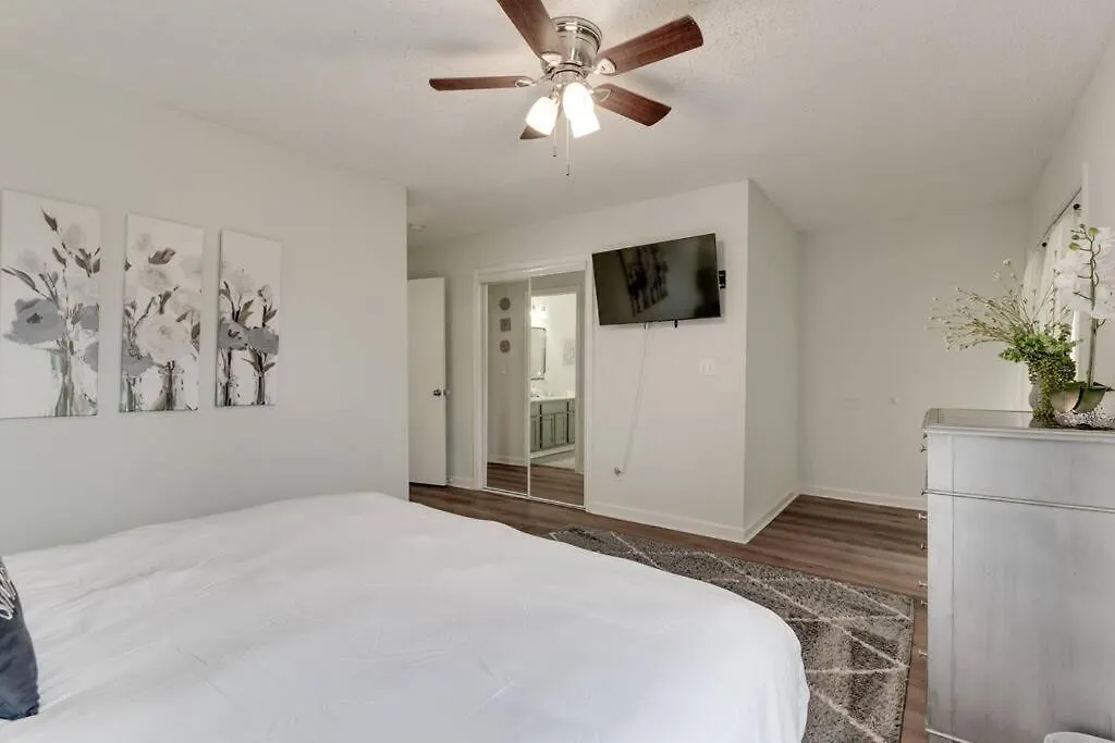 Daire Beautiful 3 Bedroom- Free Parking 2M To Broadway Nashville