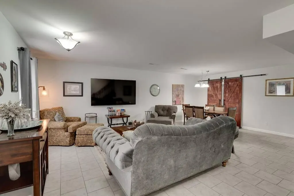 Daire Beautiful 3 Bedroom- Free Parking 2M To Broadway Nashville ABD
